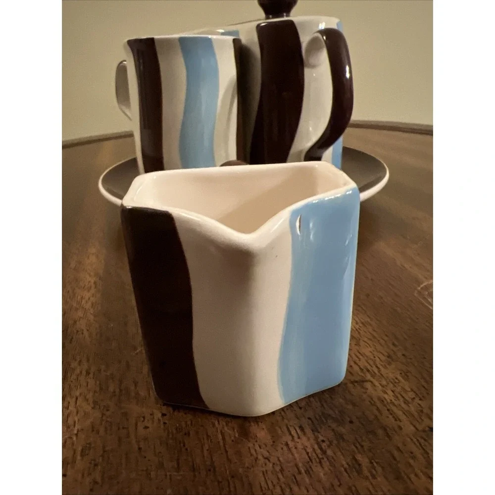 Hues N Brews 5 pc Nesting Tea/Coffee/Espresso set creamer pot cup/mug brown retr